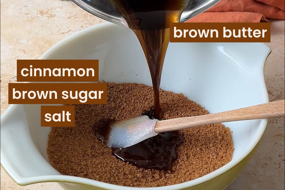 Ingredients for pumpkin cinnamon rolls filling.