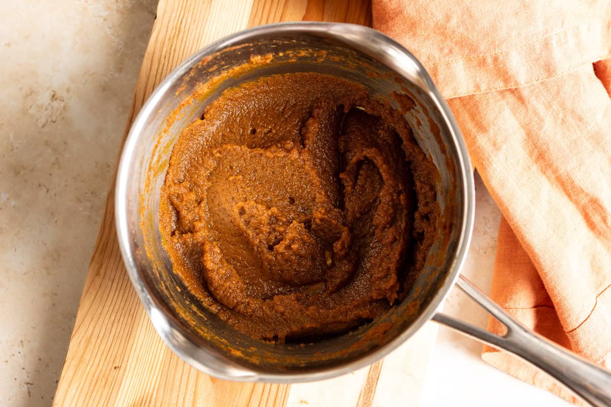 Pumpkin butter in a saucepan.
